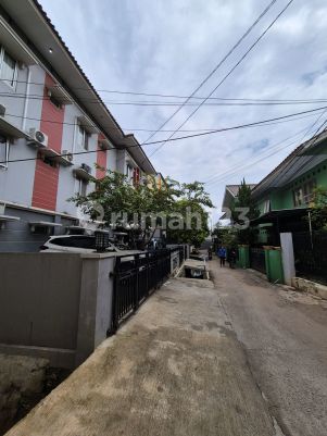 Dijual Kost2 Dekat Kampus UI Depok Siap Huni Cocok Buat Investasi Strategis 620 m2 SHM — foto 5