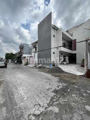 Kost Eksklusif 2 Lantai Full Furnished Seturan Caturtunggal Depok Sleman — foto 5
