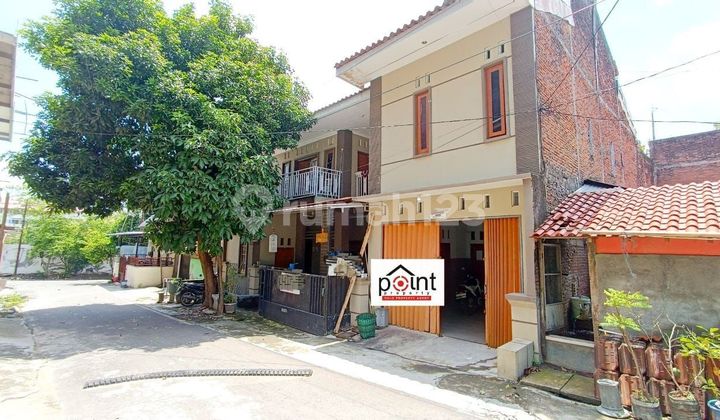 Rumah Kost dan Rumah Induk Aktif 2 Lantai dekat UNS