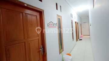 Rumah Kost dan Rumah Induk Aktif 2 Lantai dekat UNS — foto 2